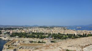 Mehr über den Artikel erfahren Korfu Stadt und 2. Seetag